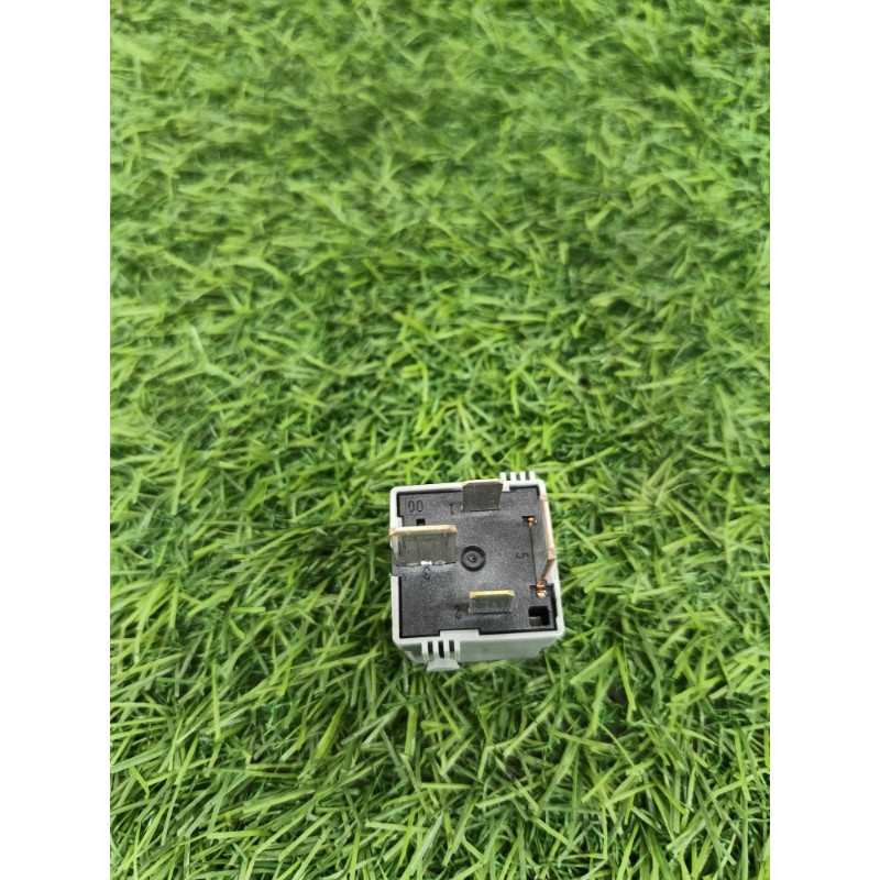 Реле (электрика) Mercedes-Benz E-class w212 2013 2.2 CDI a0025428719