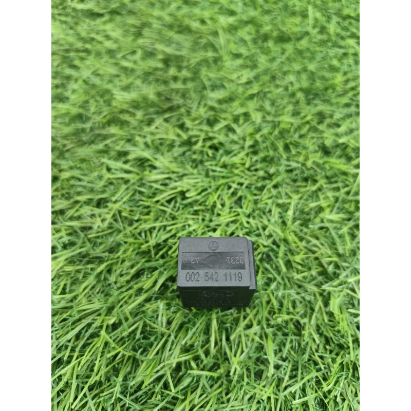 Реле (электрика) Mercedes-Benz E-class w212 2013 2.2 CDI a0025421119