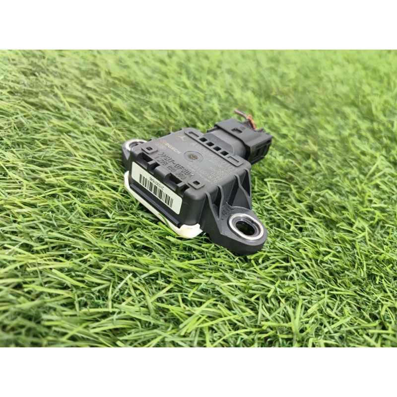 Датчик поперечного ускорения (ESP) (электрика / датчики) Mercedes-Benz E-class w212 2013 2.2 CDI a0009059101