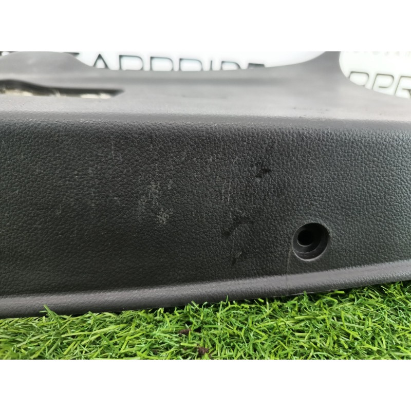 Обшивка крышки багажника (салон) Chevrolet Captiva C140 2011 2.2 D (z22d1) 20983911