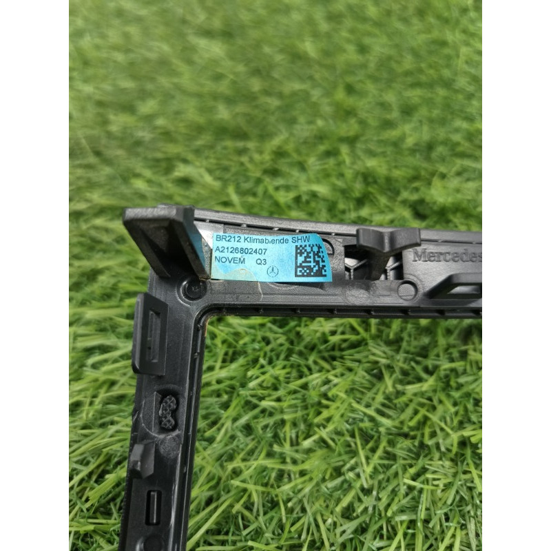 Декоративная накладка торпедо (салон) Mercedes-Benz E-class w212 2013 2.2 CDI a2126802407