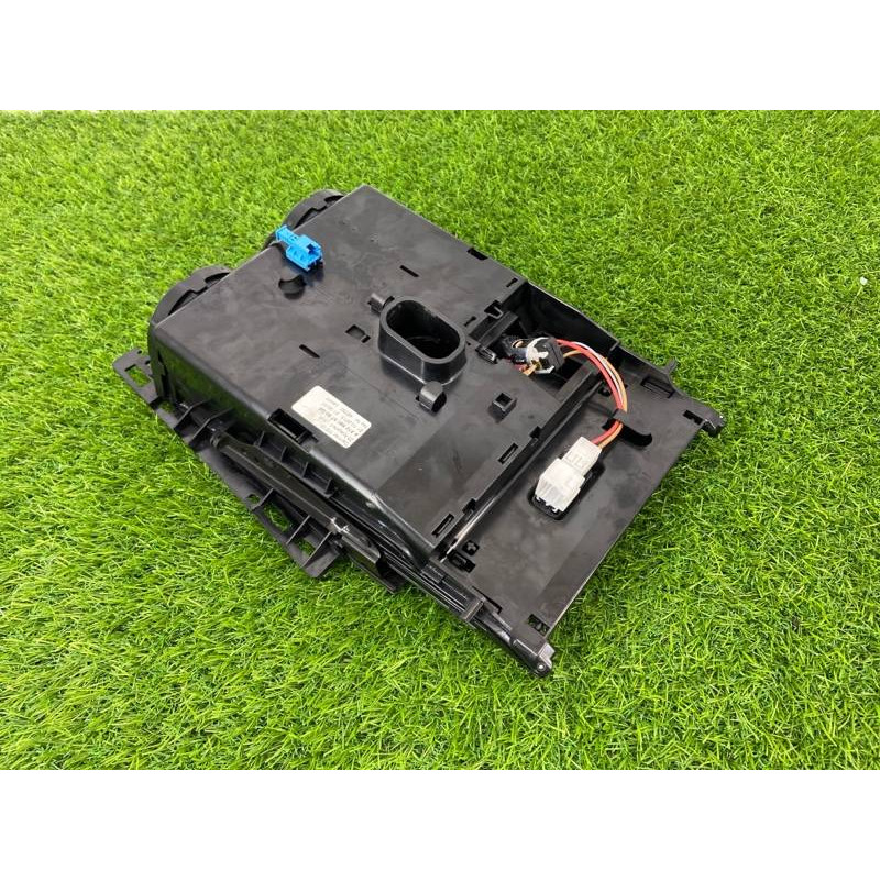 Бардачок центральной консоли (салон) Mercedes-Benz E-class w212 2013 2.2 CDI a2126809750