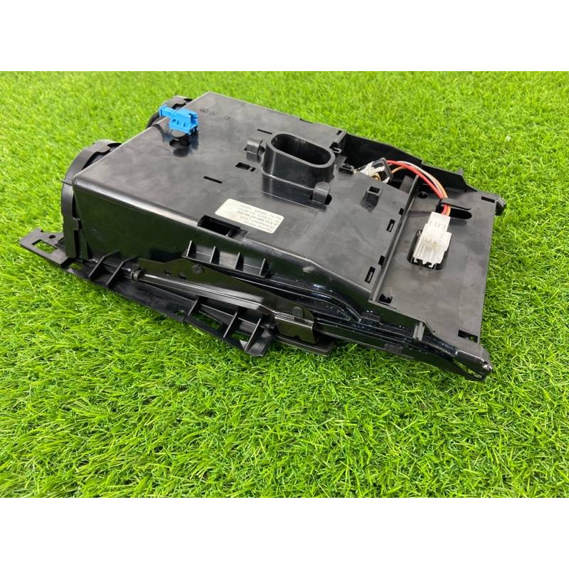 Бардачок центральной консоли (салон) Mercedes-Benz E-class w212 2013 2.2 CDI a2126809750