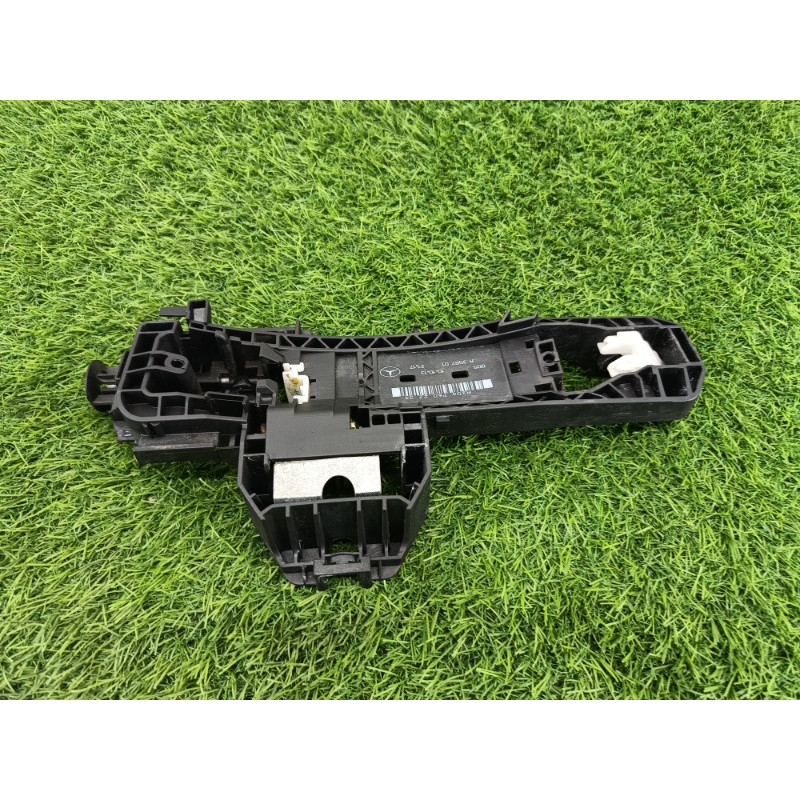 Кронштейн ручки двери (кузов и элементы) Mercedes-Benz E-class w212 2013 2.2 CDI a2047602234