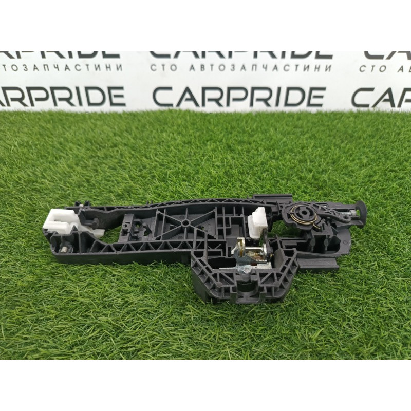 Кронштейн ручки двери (кузов и элементы) Mercedes-Benz E-class w212 2013 2.2 CDI a2047602234