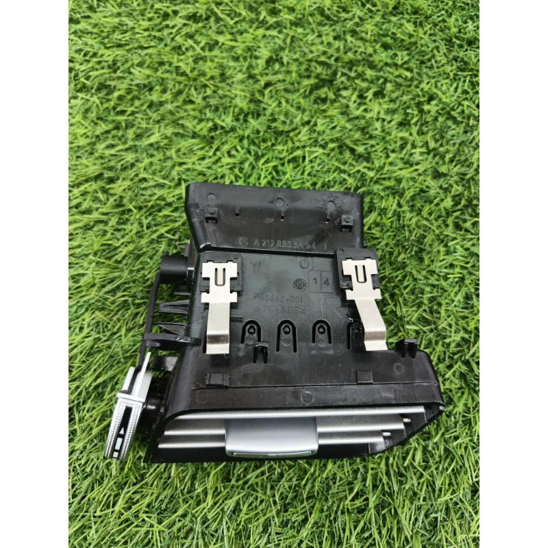 Дефлектор воздуховода (салон) Mercedes-Benz E-class w212 2013 2.2 CDI a2128303454