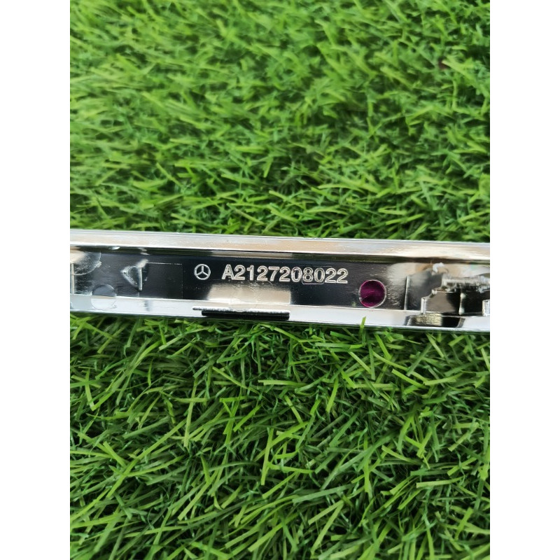 Декоративная накладка карты двери (салон) Mercedes-Benz E-class w212 2013 2.2 CDI