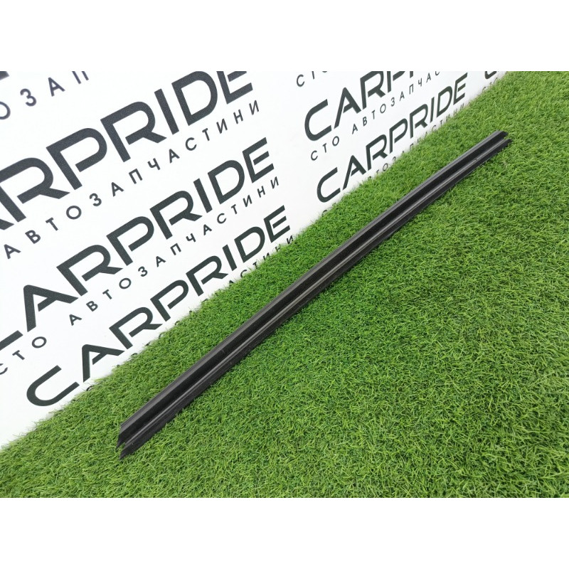 Молдинг стекла внутренний (наружные элементы кузова) Mercedes-Benz E-class w212 2013 2.2 CDI a2127250965