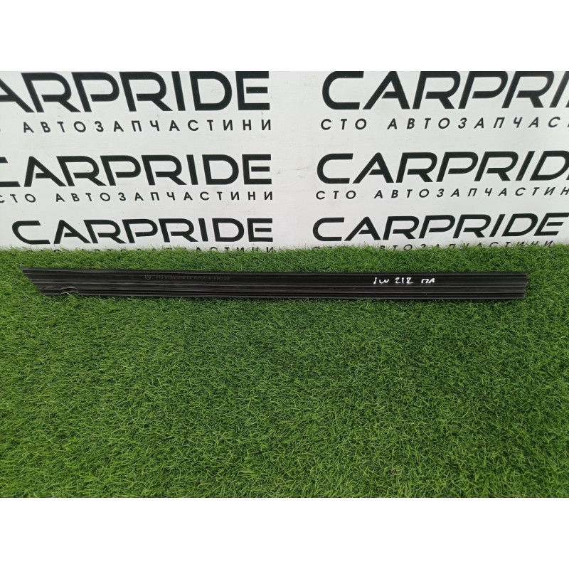 Молдинг стекла внутренний (наружные элементы кузова) Mercedes-Benz E-class w212 2013 2.2 CDI a2127250965