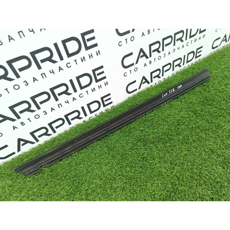 Молдинг стекла внутренний (наружные элементы кузова) Mercedes-Benz E-class w212 2013 2.2 CDI a2127250965