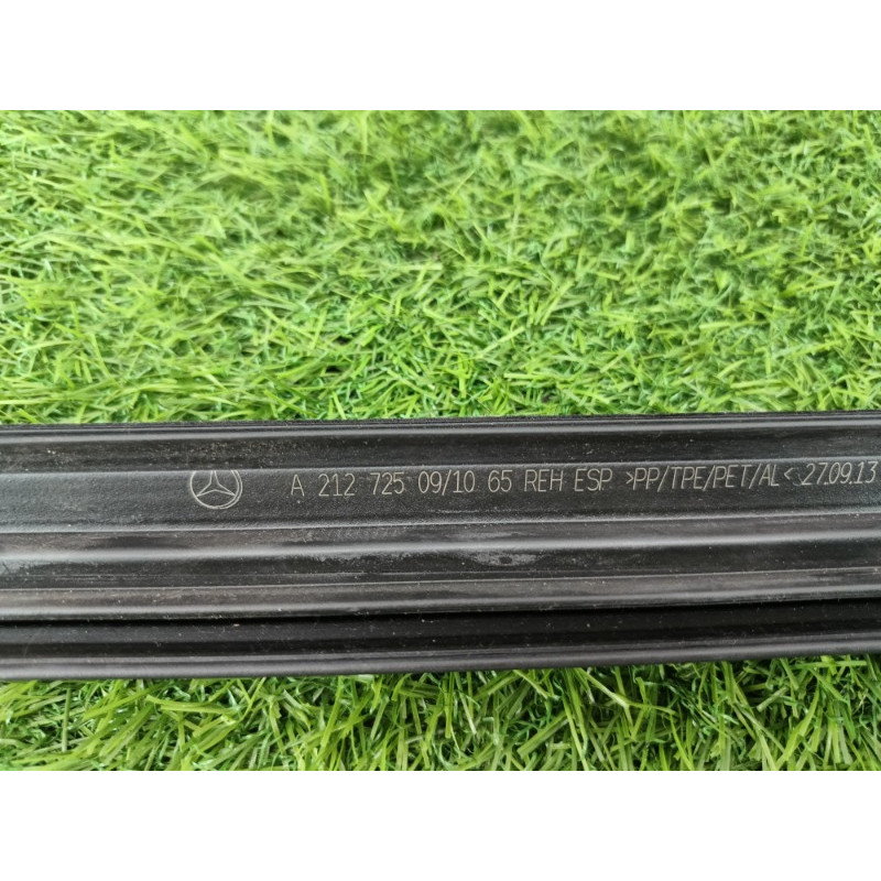Молдинг стекла внутренний (наружные элементы кузова) Mercedes-Benz E-class w212 2013 2.2 CDI a2127250965