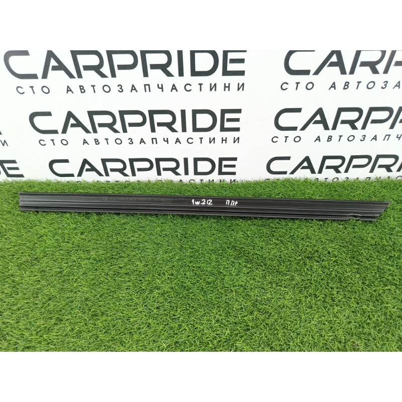 Молдинг стекла внутренний (наружные элементы кузова) Mercedes-Benz E-class w212 2013 2.2 CDI a2127251065