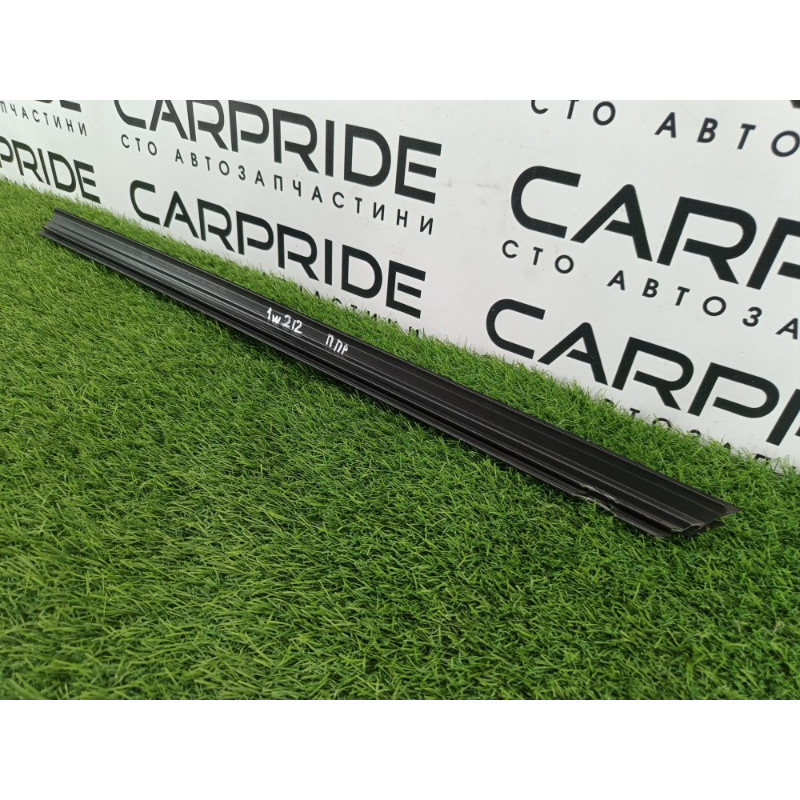 Молдинг стекла внутренний (наружные элементы кузова) Mercedes-Benz E-class w212 2013 2.2 CDI a2127251065