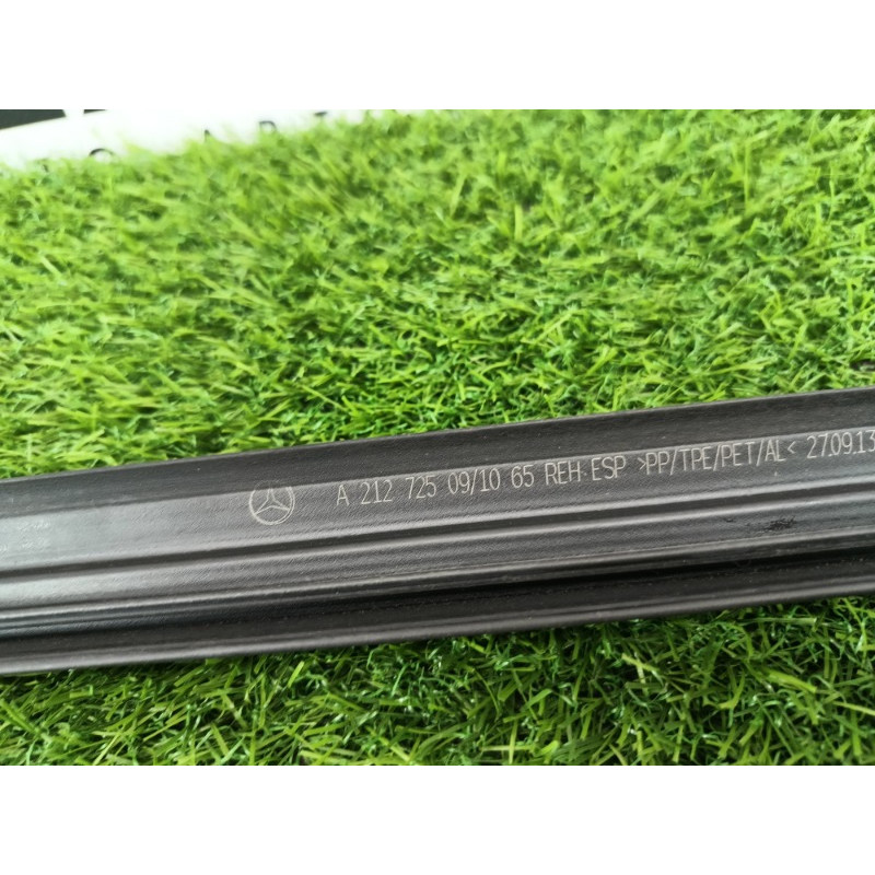 Молдинг стекла внутренний (наружные элементы кузова) Mercedes-Benz E-class w212 2013 2.2 CDI a2127251065