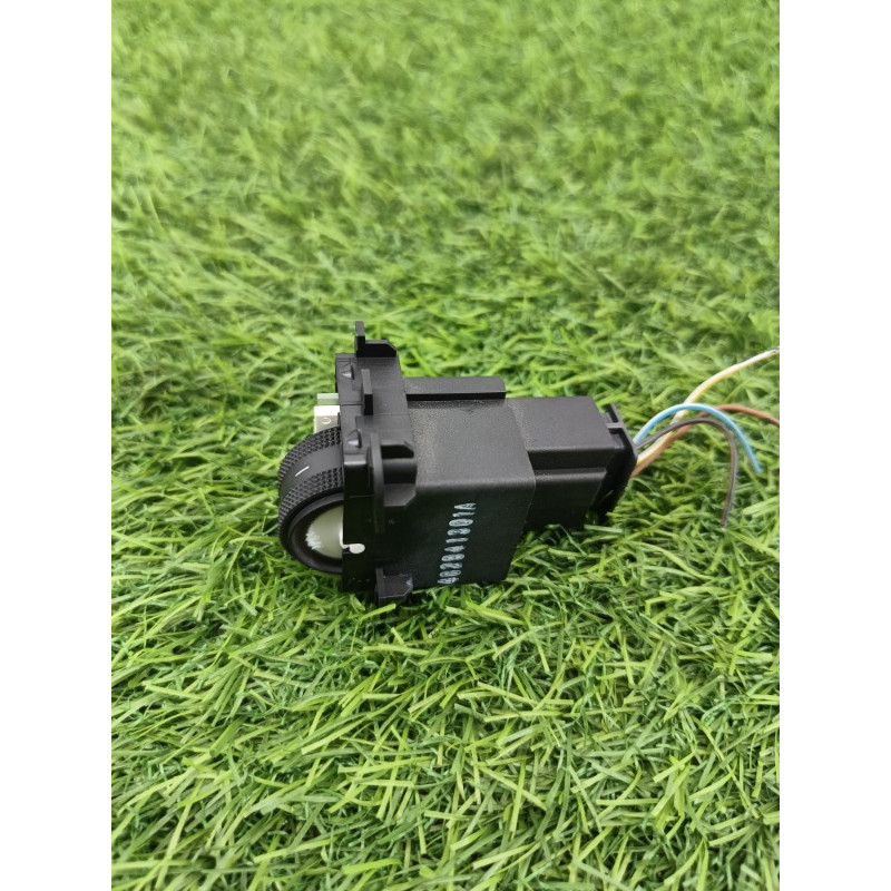 Кнопка корректора фар (электрика / кнопки) AUDI A6 C7 2011 2.0 tdi 4g2941301a