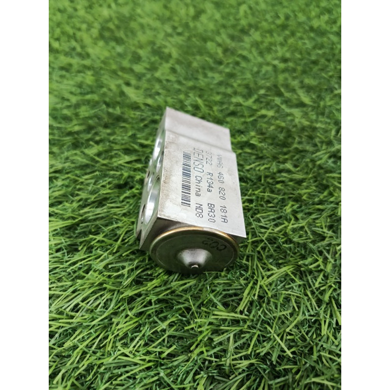 Клапан кондиционера (отопление и кондиционирование) AUDI A6 C7 2011 2.0 tdi 4g0820181a