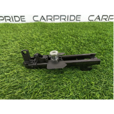 Кронштейн ремня безопасности