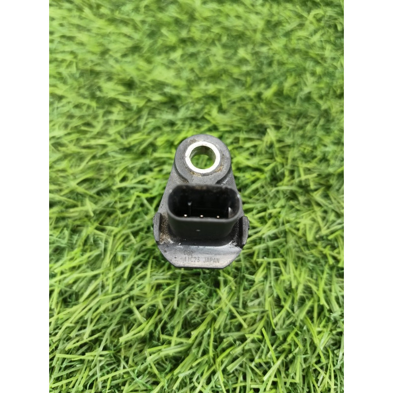 Датчик положения коленвала (электрика двигателя) Subaru Forester SK 2020 2.5 22053AA120