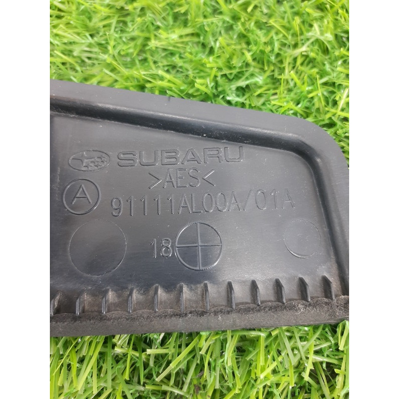 Накладка крышки багажника (кузов и элементы) Subaru OUTBACK B15 91111al00a