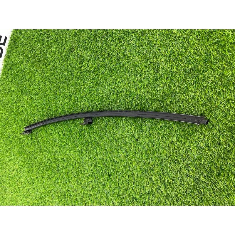 Направляющая стекла двери (кузов и элементы) Subaru Legacy BN 2016 2.5 62240AL00A