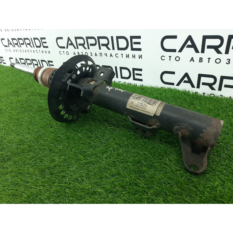 Амортизатор (подвеска) Mercedes-Benz E-class w212 2013 2.2 CDI a2123208738