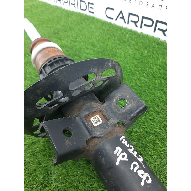 Амортизатор (подвеска) Mercedes-Benz E-class w212 2013 2.2 CDI a2123208738