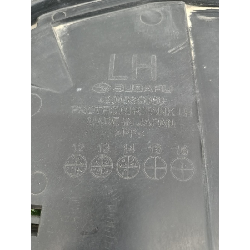 Захист паливного бака (кузов і елементи) Subaru Forester SJ 42045sg060