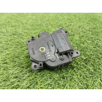 Привід заслонки обігрівача