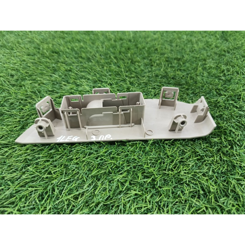 Накладка кнопок стеклоподъемника (салон) Subaru Legacy BN 2016 2.5 94263al04a