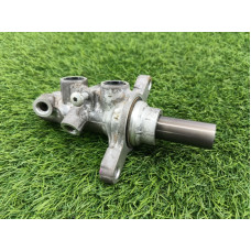 Главный тормозной цилиндр