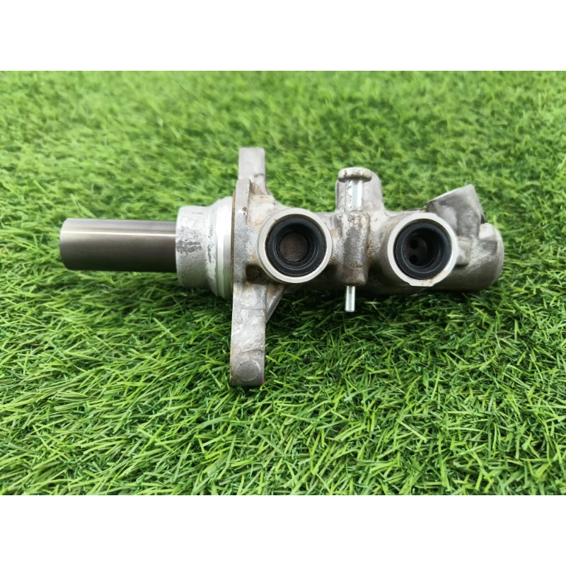 Головний гальмівний циліндр (гальмівна система) Ford Ecosport B515 2018 1.0L GN1Z2140B