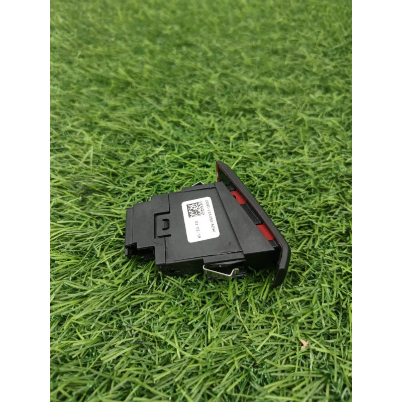 Кнопка аварийной сигнализации (электрика / кнопки) Ford Ecosport B515 2018 1.0L dg9t13a350adw