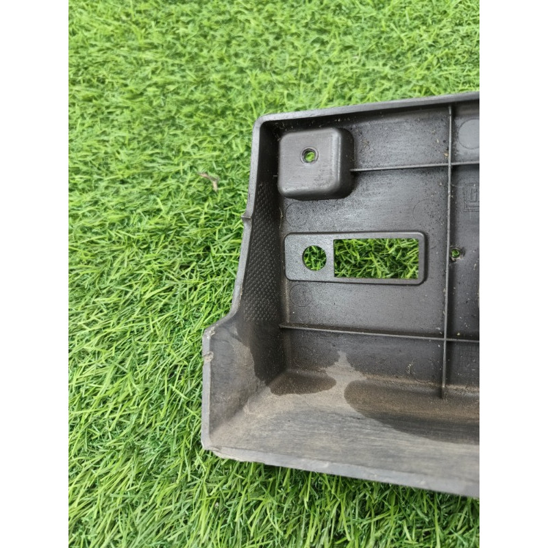 Площадка номерного знака (кузов и элементы) Chevrolet Captiva C140 2011 2.2 D (z22d1) 95471638