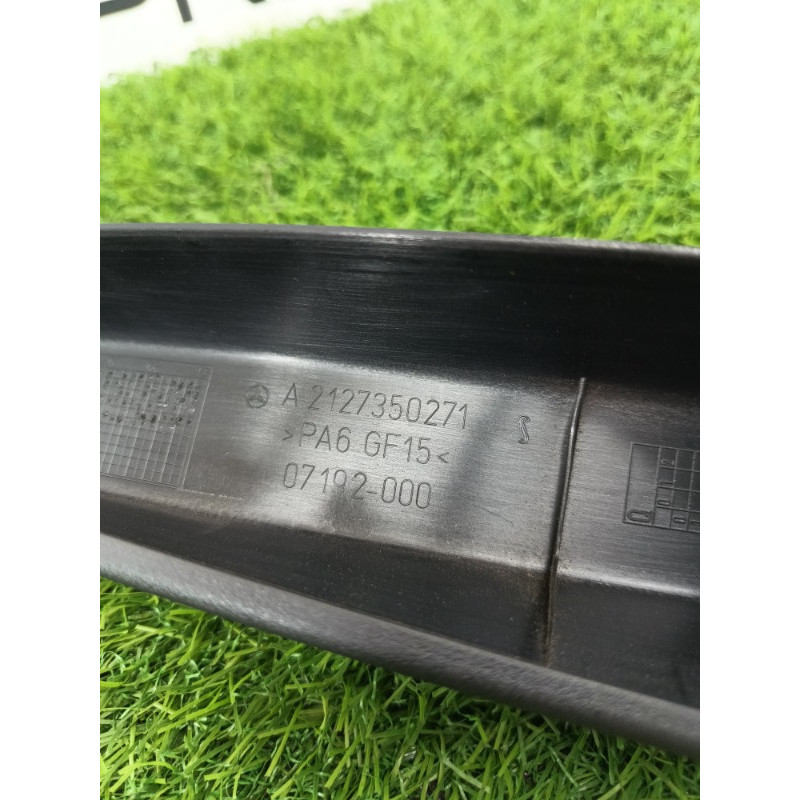 Накладка двери внутренняя (салон) Mercedes-Benz E-class w212 2013 2.2 CDI a2127350271