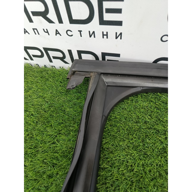 Уплотнитель стекла двери (кузов и элементы) AUDI A6 C7 2011 2.0 tdi 4g5839439