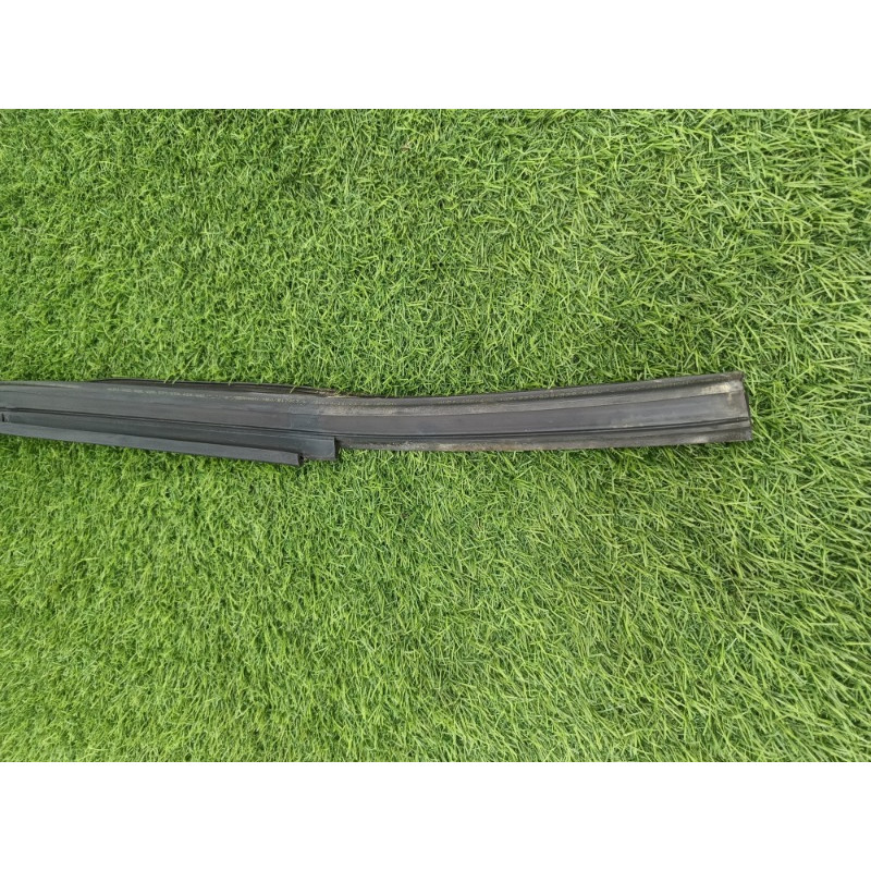 Уплотнитель стекла двери (кузов и элементы) AUDI A6 C7 2011 2.0 tdi 4g5839439