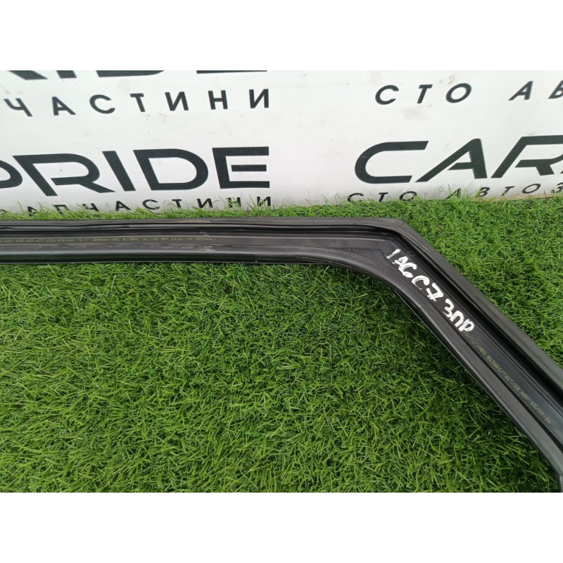Уплотнитель стекла двери (кузов и элементы) AUDI A6 C7 2011 2.0 tdi 4g5839440