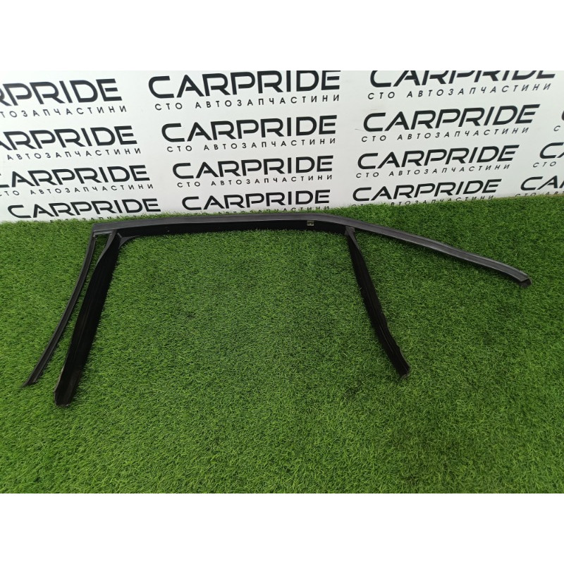 Уплотнитель стекла двери (кузов и элементы) Mercedes-Benz E-class w212 2013 2.2 CDI