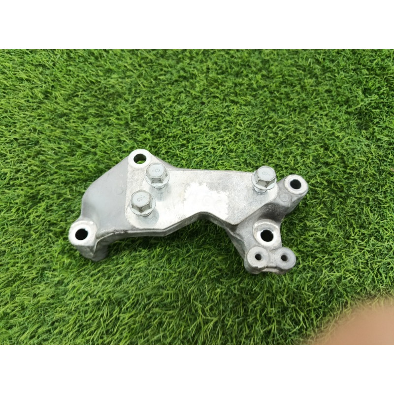 Кронштейн двигателя (кронштейны двигателя) Subaru Legacy BN 2016 2.5