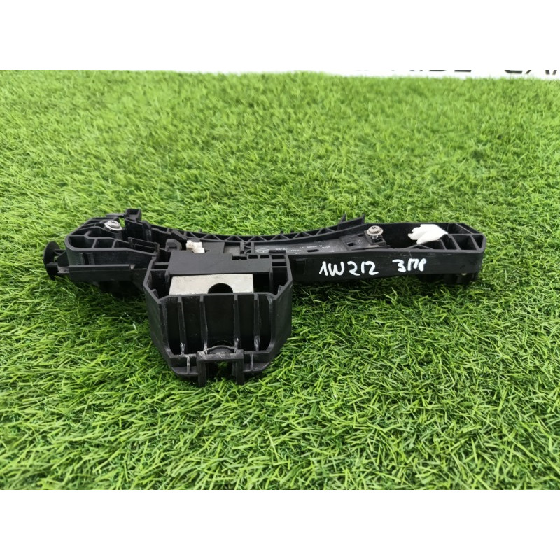 Кронштейн ручки двери (кузов и элементы) Mercedes-Benz E-class w212 2013 2.2 CDI a2047601634