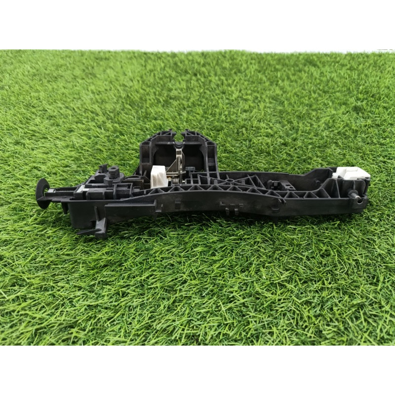 Кронштейн ручки двери (кузов и элементы) Mercedes-Benz E-class w212 2013 2.2 CDI a2047601634