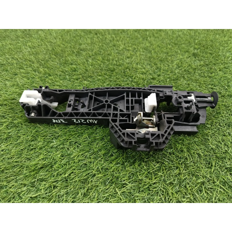 Кронштейн ручки двери (кузов и элементы) Mercedes-Benz E-class w212 2013 2.2 CDI a2047601634