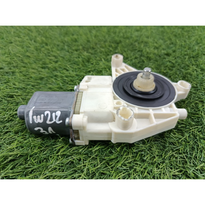 Мотор стеклоподъемника (электрика) Mercedes-Benz E-class w212 2013 2.2 CDI a2048200542