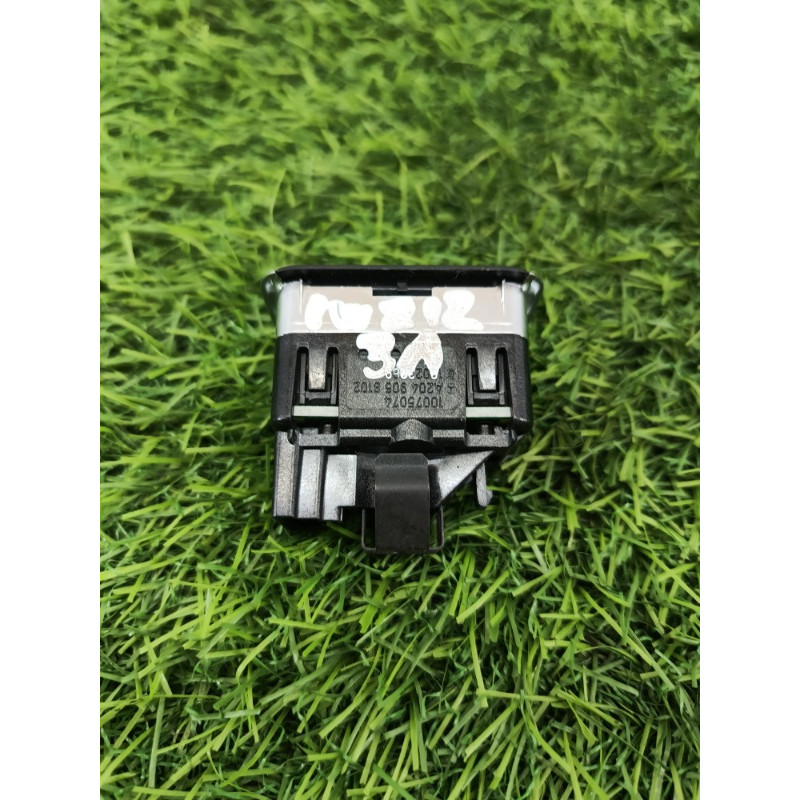 Кнопка склопідйомника (електрика / кнопки) Mercedes-Benz E-class w212 2013 2.2 CDI a2049058102
