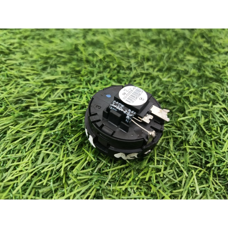 Динамик (электрика) Mercedes-Benz E-class w212 2013 2.2 CDI a2128202402