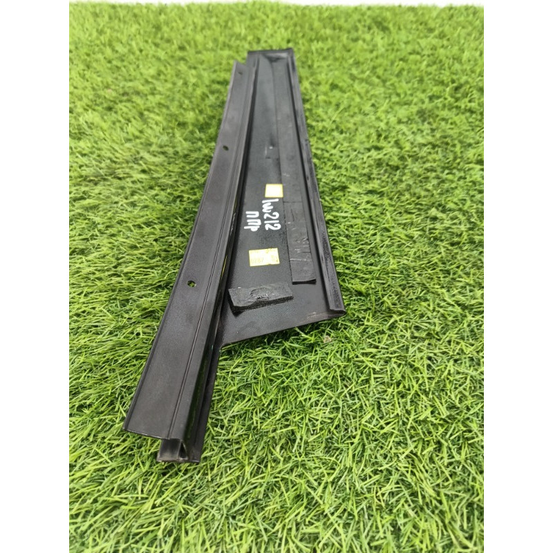 Накладка двери боковая (кузов и элементы) Mercedes-Benz E-class w212 2013 2.2 CDI a2126900287