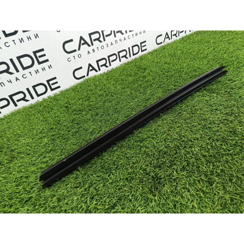 Молдинг стекла внутренний (наружные элементы кузова) Mercedes-Benz E-class w212 2013 2.2 CDI a2127353365