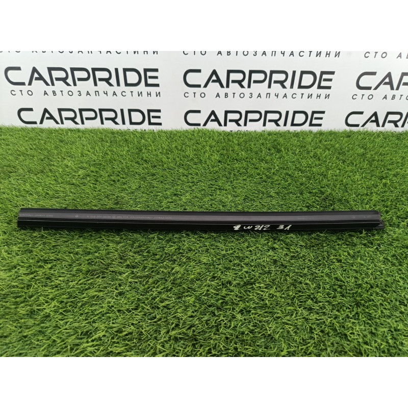 Молдинг стекла внутренний (наружные элементы кузова) Mercedes-Benz E-class w212 2013 2.2 CDI a2127353365