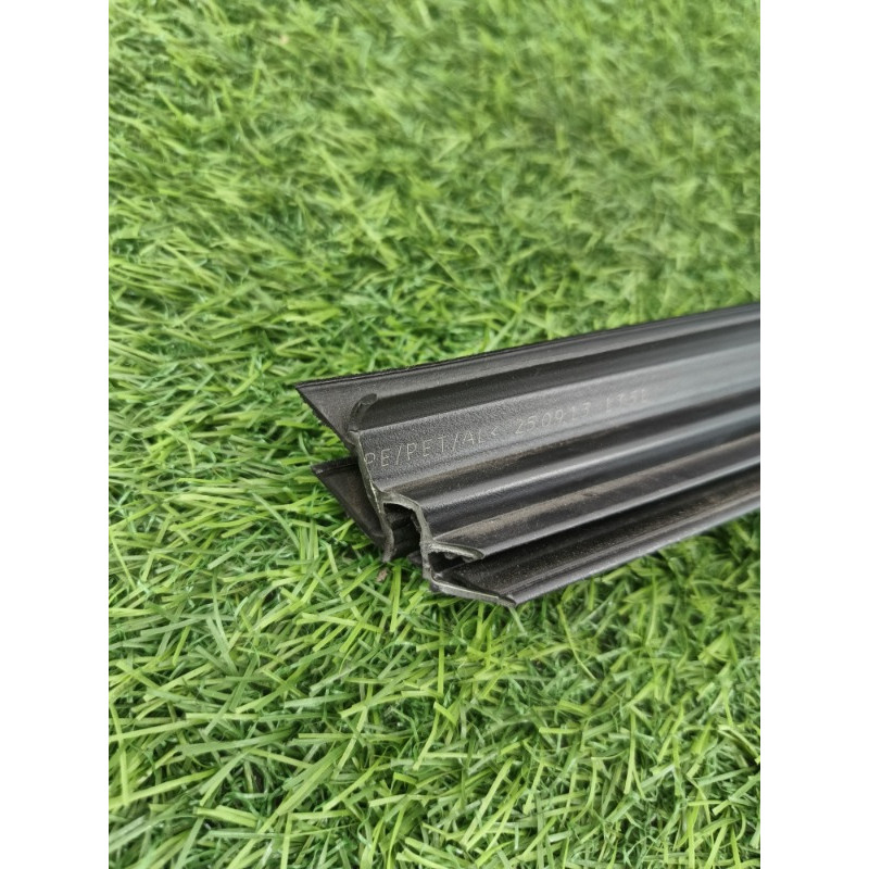 Молдинг стекла внутренний (наружные элементы кузова) Mercedes-Benz E-class w212 2013 2.2 CDI a2127353365