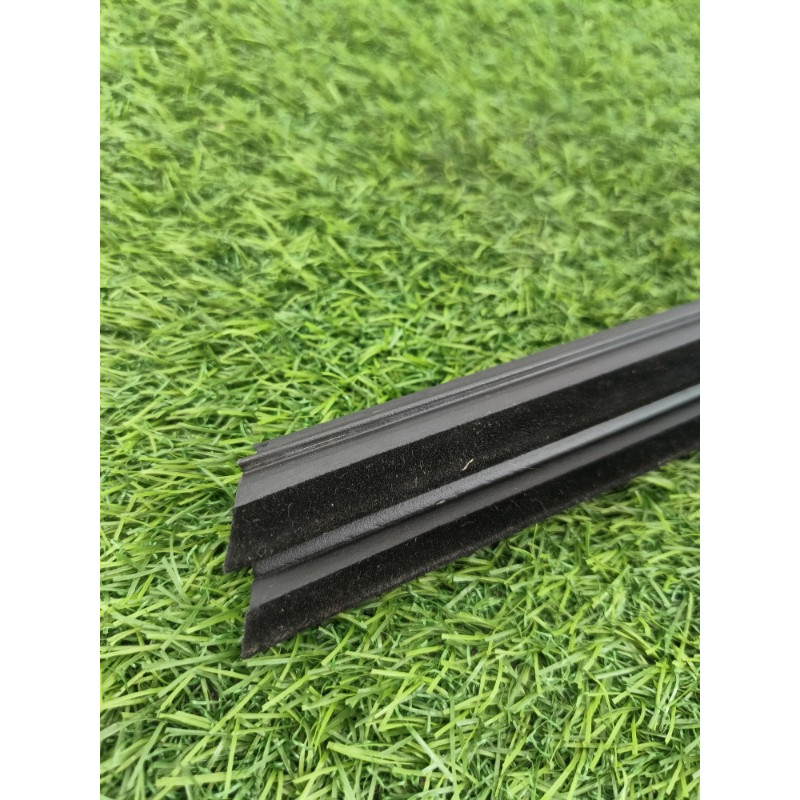 Молдинг стекла внутренний (наружные элементы кузова) Mercedes-Benz E-class w212 2013 2.2 CDI a2127353365